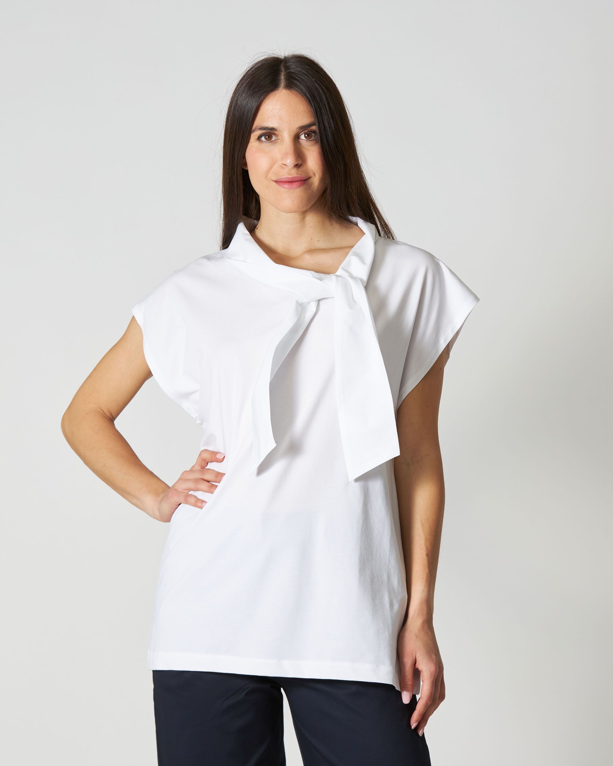 T-shirt con fiocco bianca