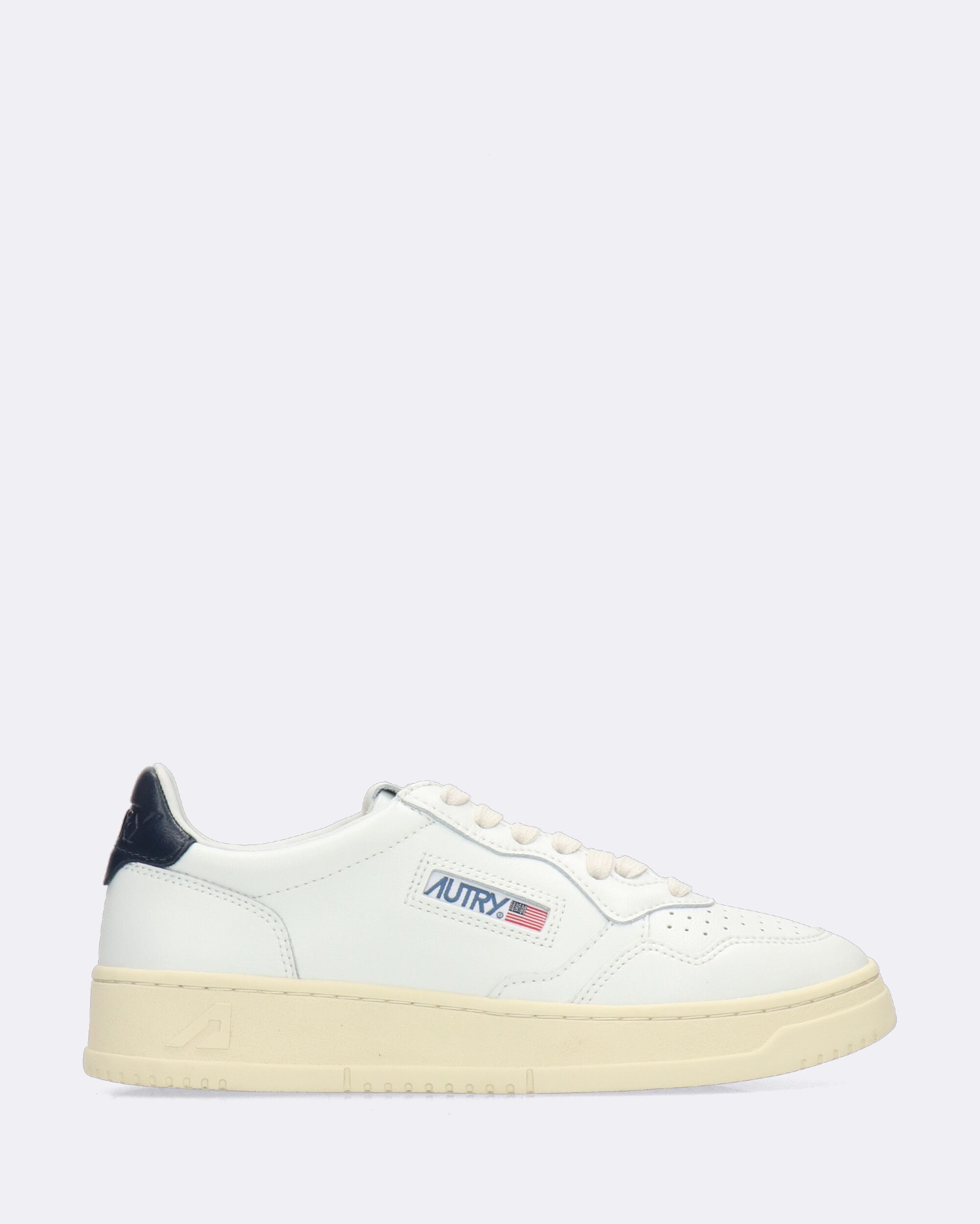 Sneakers  bianca con dettaglio nero